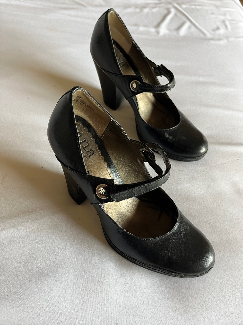a.n.a A New Approach Womens Size 6M Black Mary Jane Heels Strap Pumps Chunky